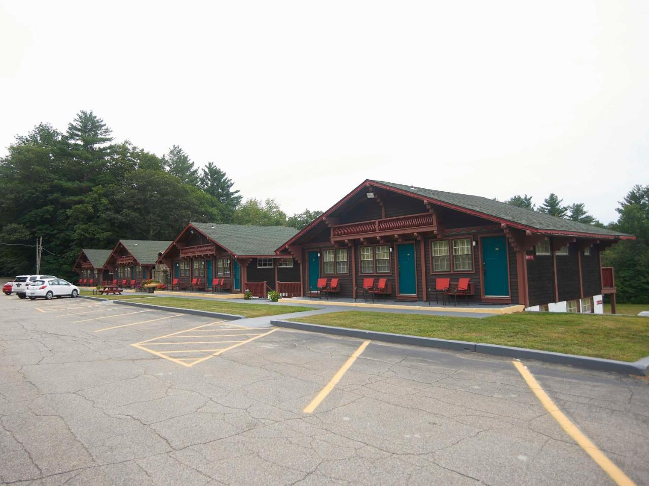 Swiss Chalets Village Inn Норт-Конвей Екстер'єр фото