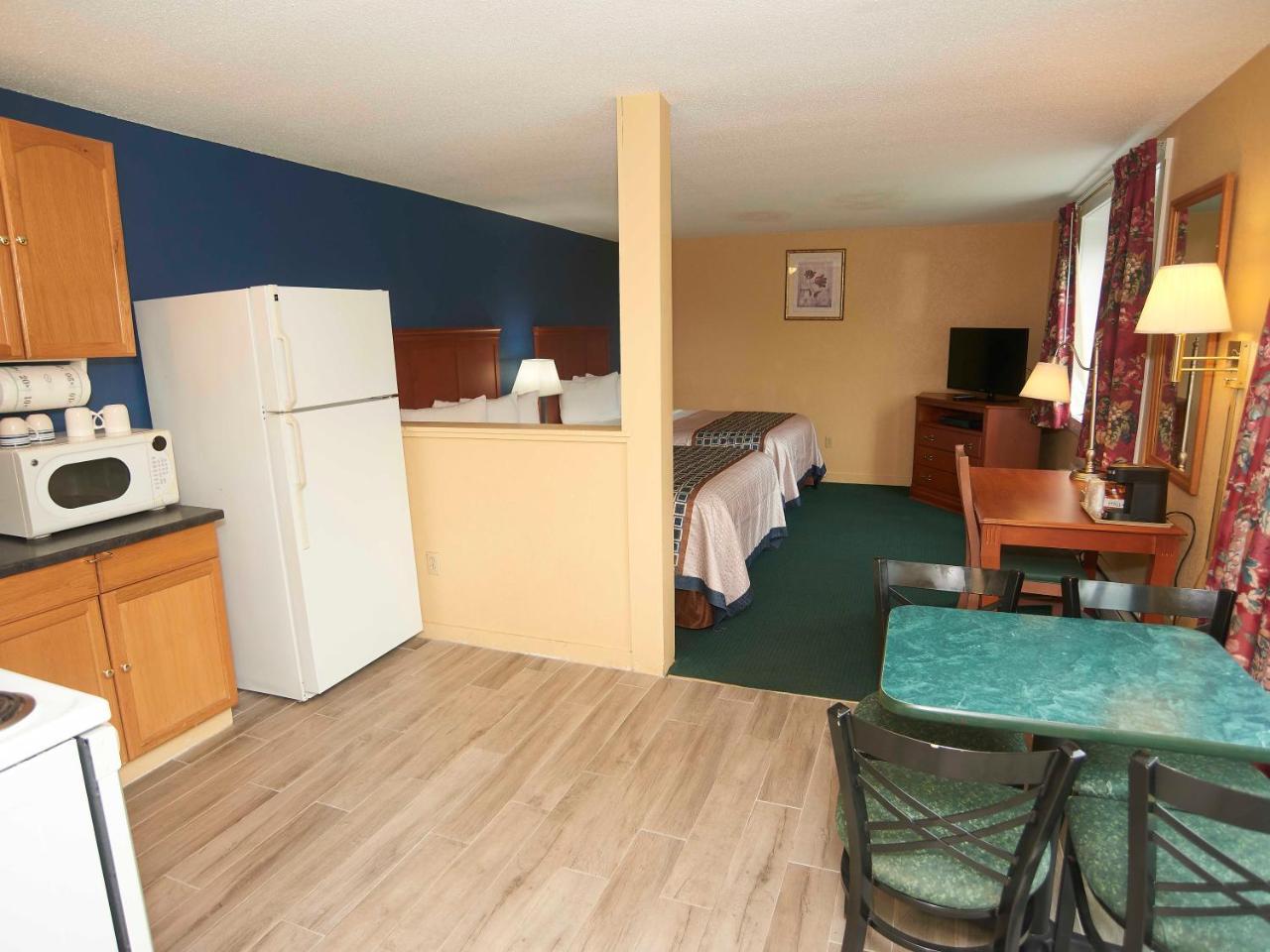 Swiss Chalets Village Inn Норт-Конвей Екстер'єр фото